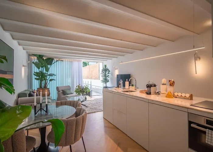 The Macha, With A Separate Lejlighed *